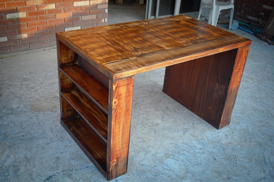 yellow-pine-table-550D-001